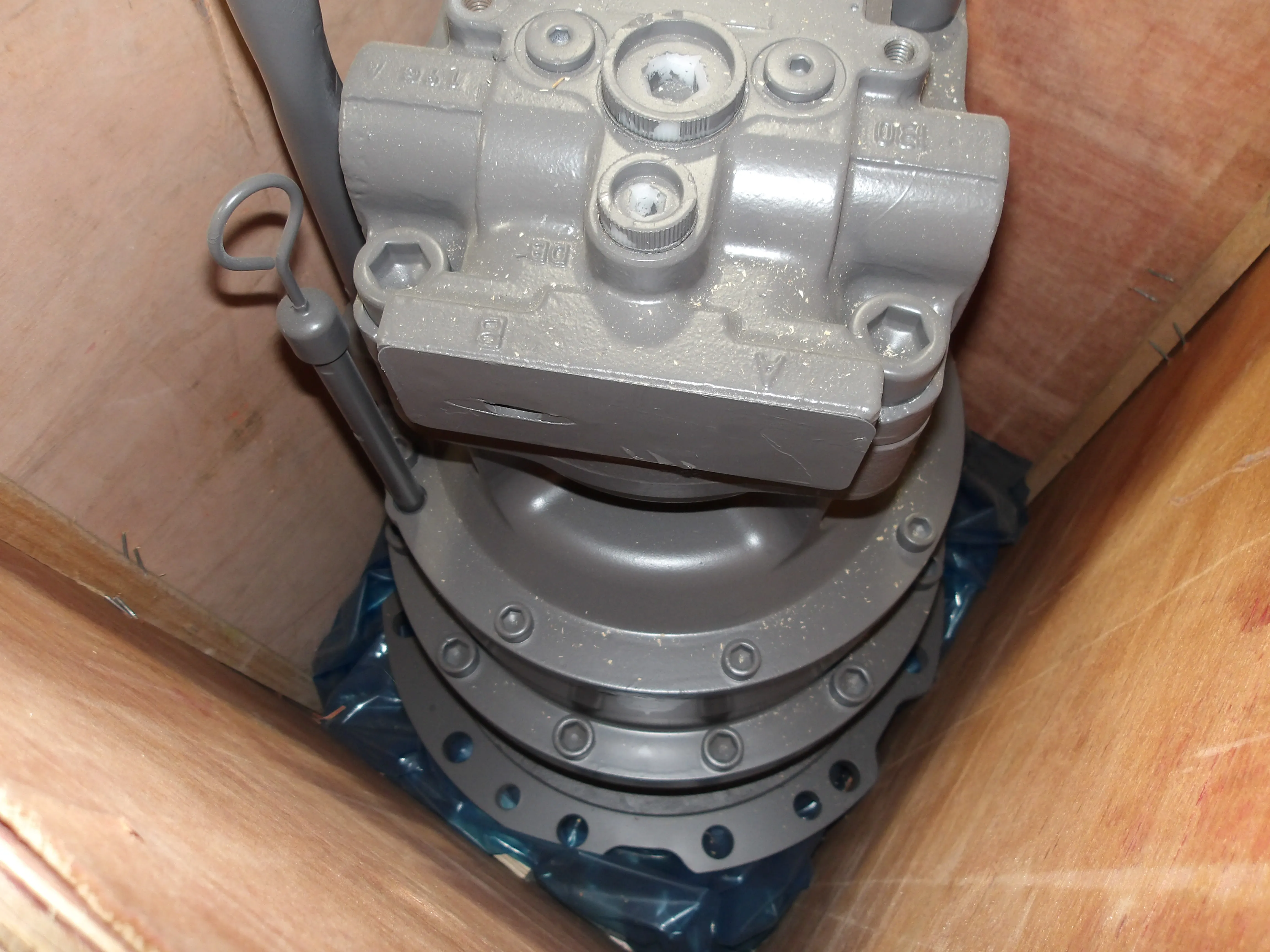 New Hitachi Complete Swing Drive with Motor – 9196963 - 9196963-N